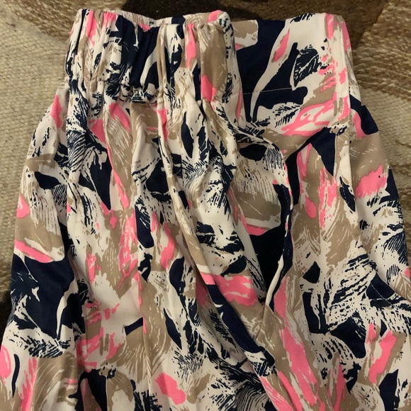NWOT Printed Elastic Shorts - Free Size - Picture 3 of 3